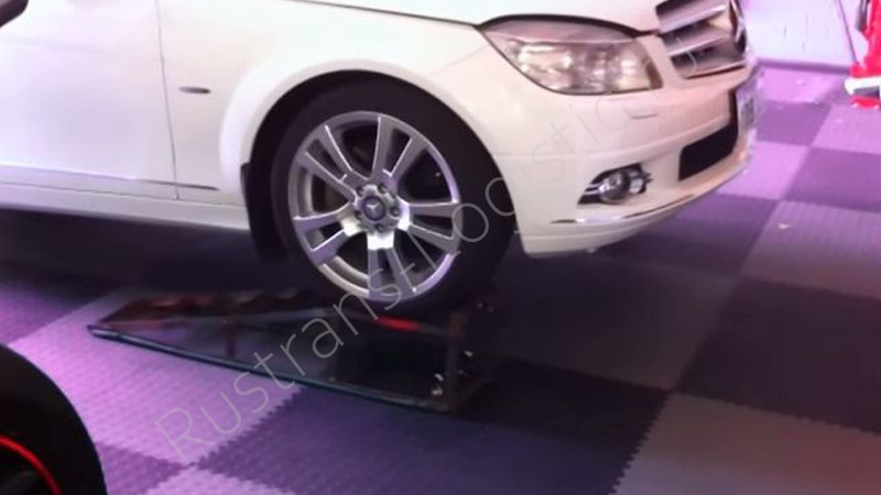 1. Поднять переднюю часть авто.jpg